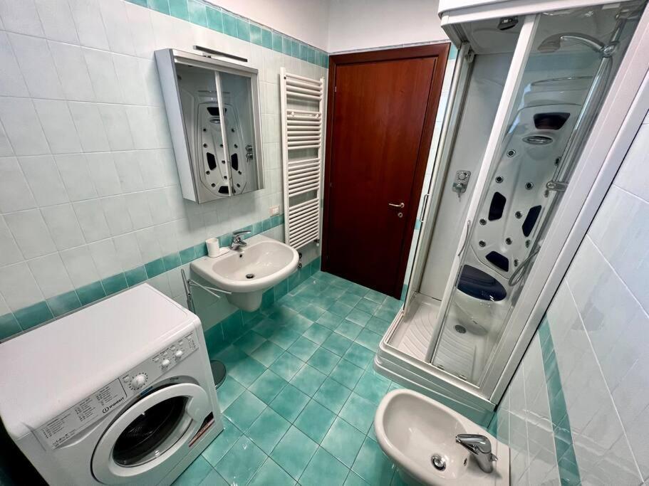 Beija Flor-Trilocale Piazza Garibaldi N18 Apartamento Desenzano del Garda Exterior foto