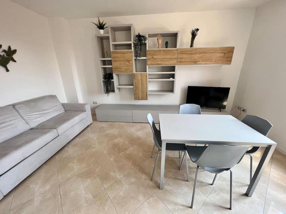 Beija Flor-Trilocale Piazza Garibaldi N18 Apartamento Desenzano del Garda Exterior foto