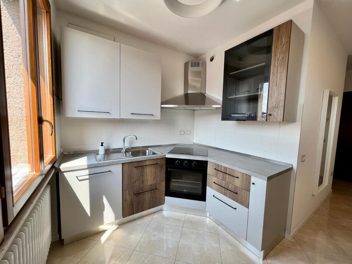 Beija Flor-Trilocale Piazza Garibaldi N18 Apartamento Desenzano del Garda Exterior foto