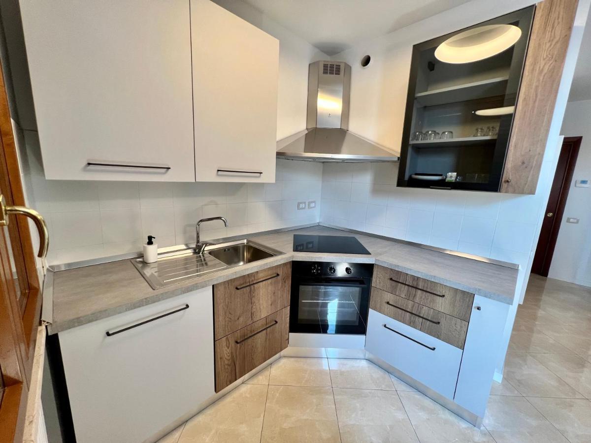Beija Flor-Trilocale Piazza Garibaldi N18 Apartamento Desenzano del Garda Exterior foto